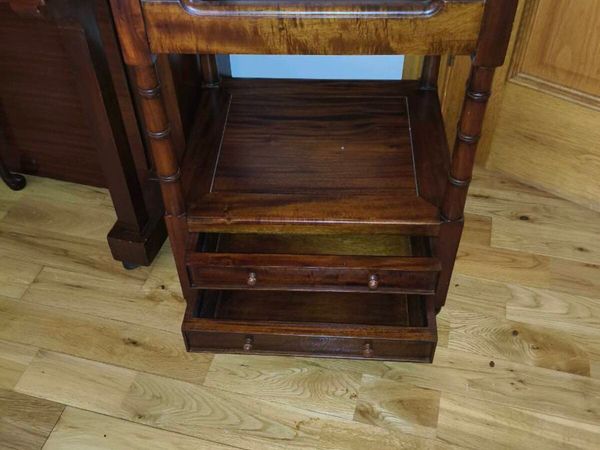 New mahogany table 2 drawers,for lamp ect, - Main image