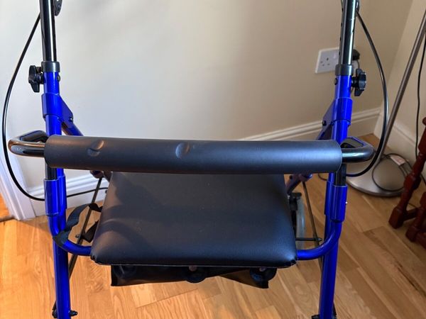 Rollator with seat - Main image
