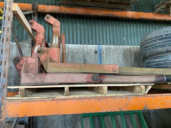 Nugent bale handlers - Main image