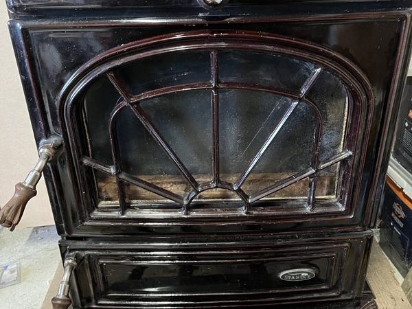 Stanley stove and radiators - Main image
