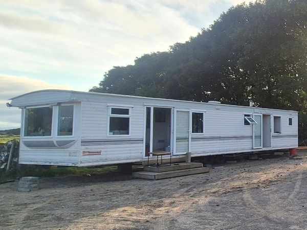 FULLY FURNISHED WINTER SPEC 37 X 12.5 MOBILE HOME - Main image