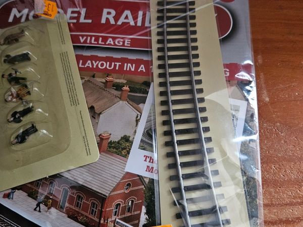 Hornby OO Gauge People and Track - Main image