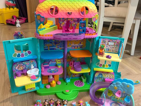 Gabby’s doll house with party room - Main image