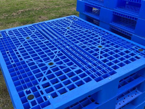 Plastic pallets - Main image
