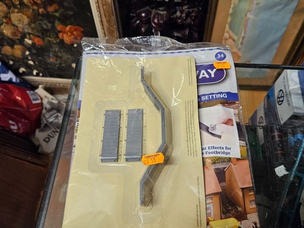 Hornby OO Gauge Footbridge - Main image