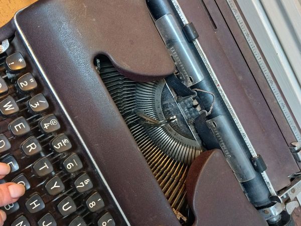 Typewriter Olympia - Main image