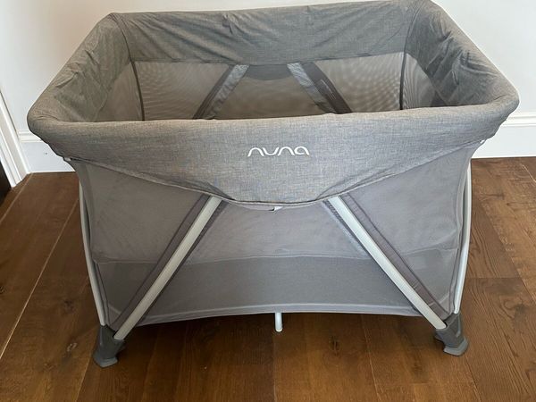 Nuna SENA Aire Travel Cot – Like New - Main image