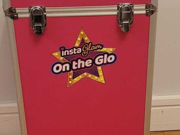 Insta Glam - On The Glo - Children's makeup vanity case with palettes - Main image