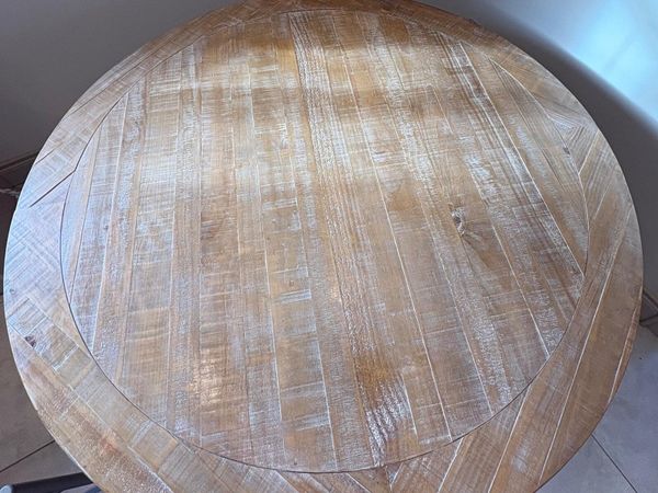 Table - Main image