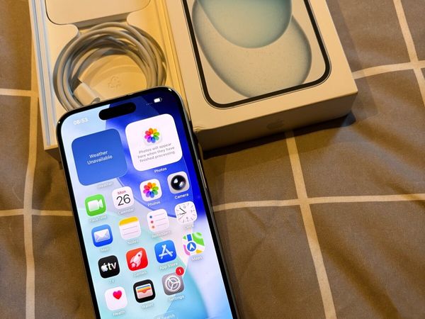 iPhone 15 ( unlocked/sim free ) Like New - Main image