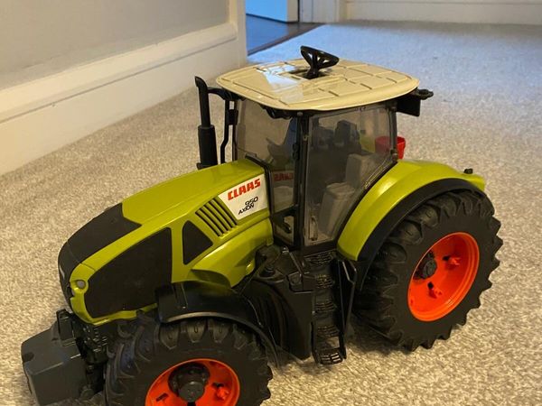 Bruder class tractor and accessories - Main image