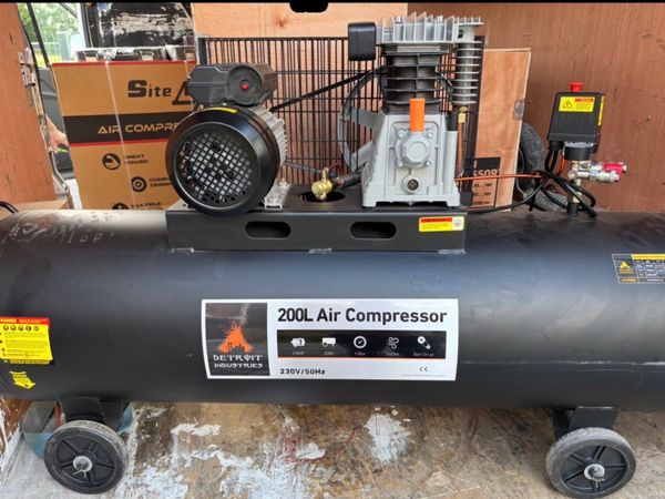 200 L air compressor - Main image