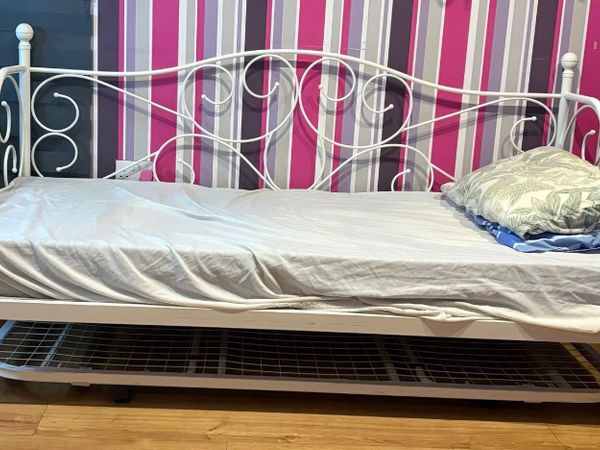 Bed - Main image