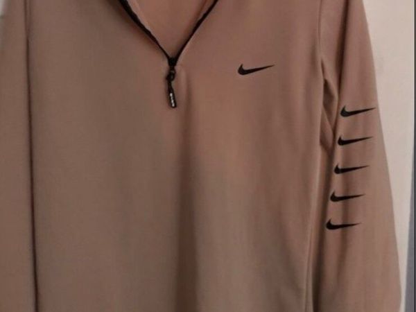Ladies Nike sweater size L €5 - Main image