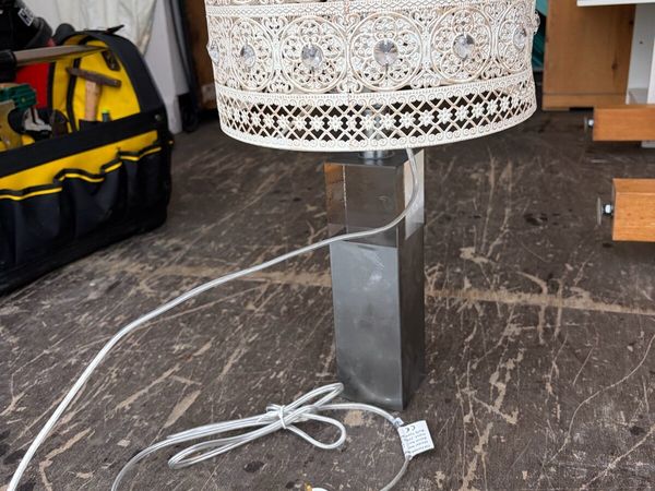 bedside lamp €20 - Main image