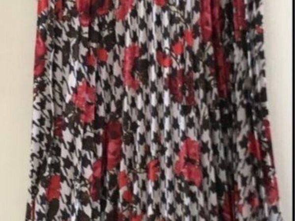 Ladies Zara skirt size M €5 - Main image