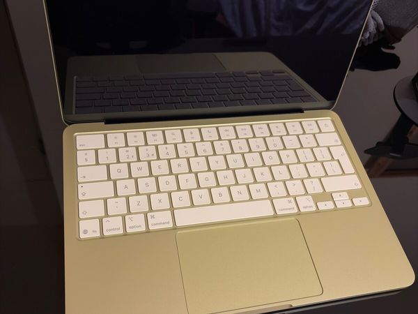Macbook neo a day old unwanted gift - Main image