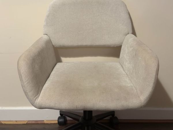 Homy Casa Modern Beige Office Chair – Like New Con - Main image