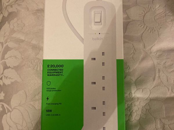 4 port Plugboard with usb a and c ports, brand new - Main image