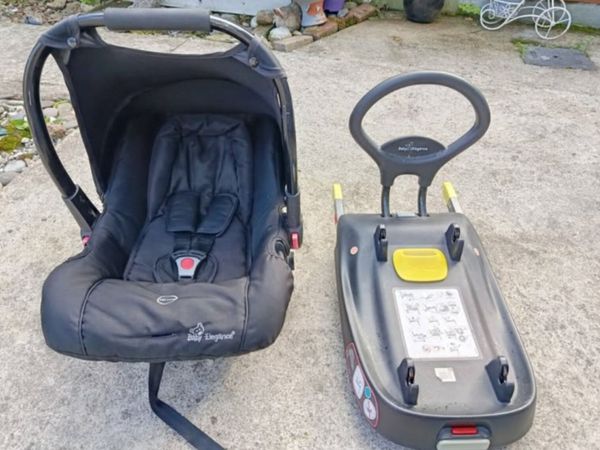 Baby Car Seat and Isofix Base - Great Condition - Main image