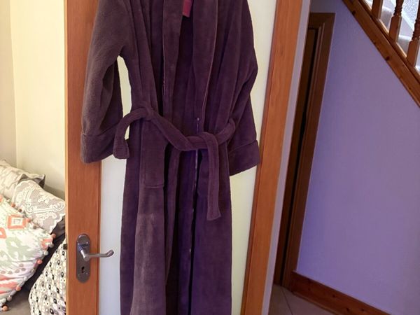 New dressing gown size 20/22 - Main image