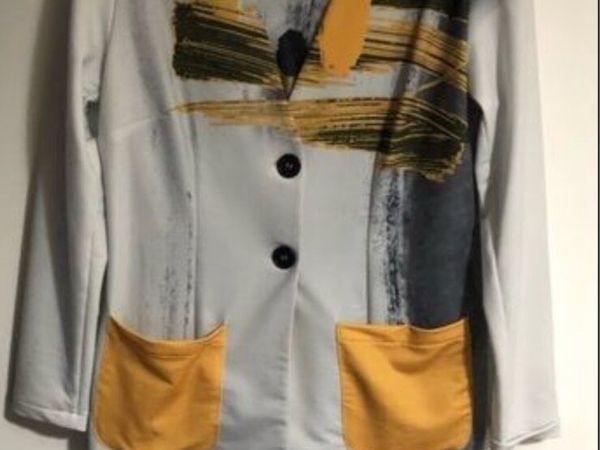 Ladies two piece top & jacket size M €15 - Main image