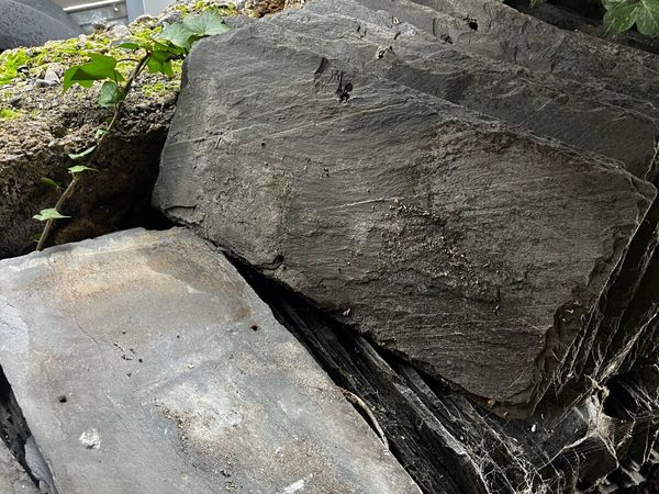 Natural slate and ridge tiles - Main image