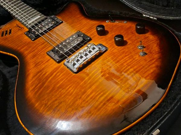 Godin Canada Midi guitar - AAA Solid Flametop - Main image