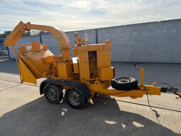 BANDIT TWIN AXLE FAST TOW WOOD CHIPPER/SHREDDER - Main image