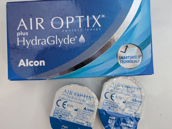 8 AirOptixplus HydraGlide MONTHLY contact lens 2.5 - Main image