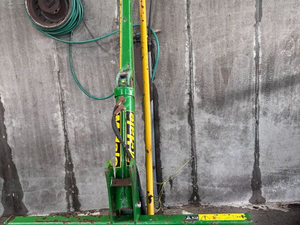 McHale Bale splitter - Main image