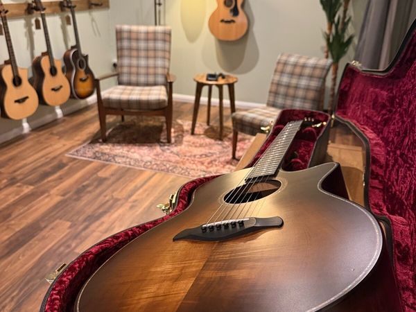 TAYLOR BUILDER’S EDITION K24ce - KONA BURST 🎸 - Main image