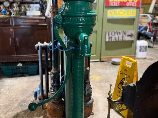 Reclaimed cow tail pump - Main image