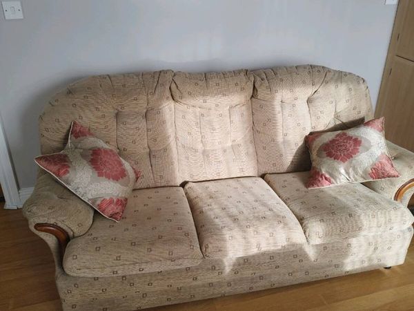 3 seater couch plus 2 one seater chairs, 3+1+1 - Main image