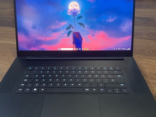 Razer Blade 17 Gaming Laptop | RTX 3070 Ti | i7 - Main image