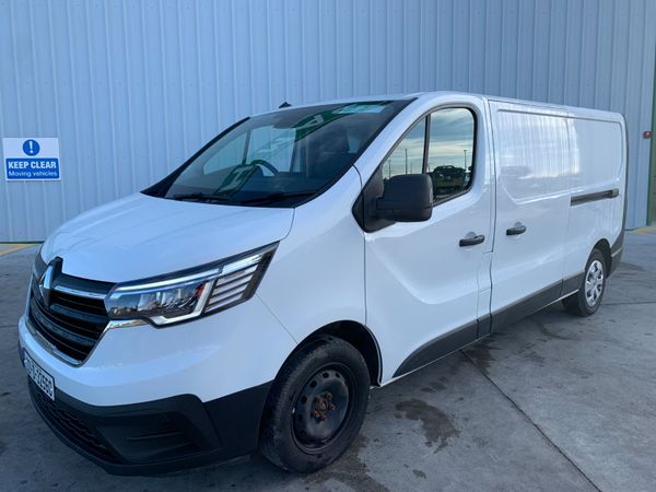 NO RESERVE 2022 RENAULT TRAFIC FOR AUCTION - NAAS - Main image