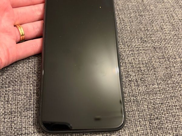 iPhone 11 128GB - Main image
