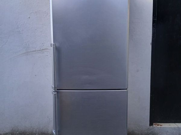 Q SAMSUNG FRIDGE FREEZER - Main image