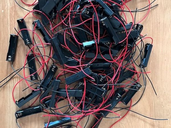 80 x New AAA Battery Holders with Leads - Job Lot - Main image
