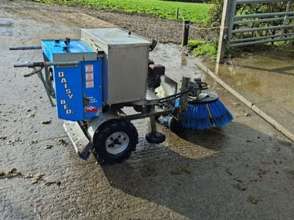 2024 Daisy Bed Cubicle Cleaner - Main image