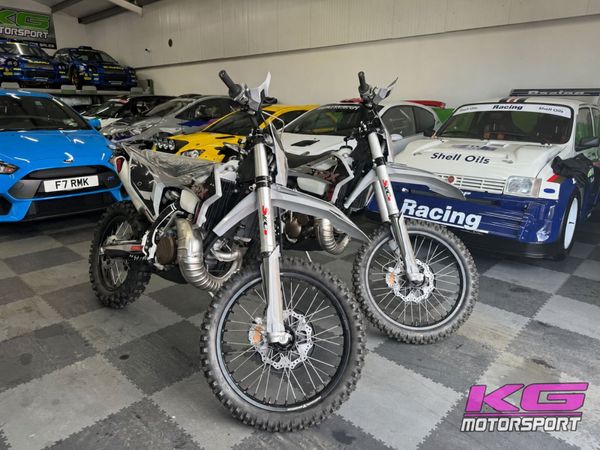 2023 GPX TSE 300RÀcc Two-Stroke Enduro NEW 0KM - Main image