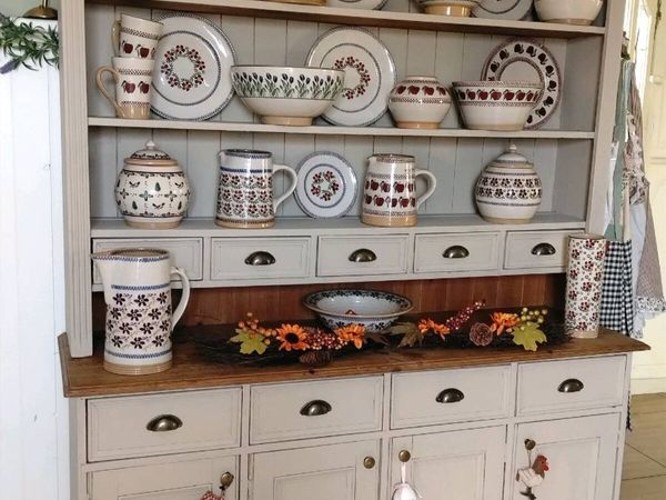 Solid kitchen dresser delivery arranged - Main image