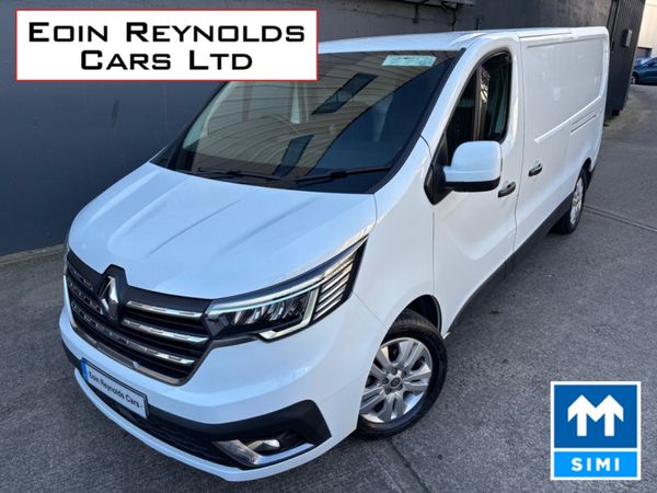 Renault Trafic LL30 BLUE DCI 130 SPORT LOW KMS 1 O - Main image