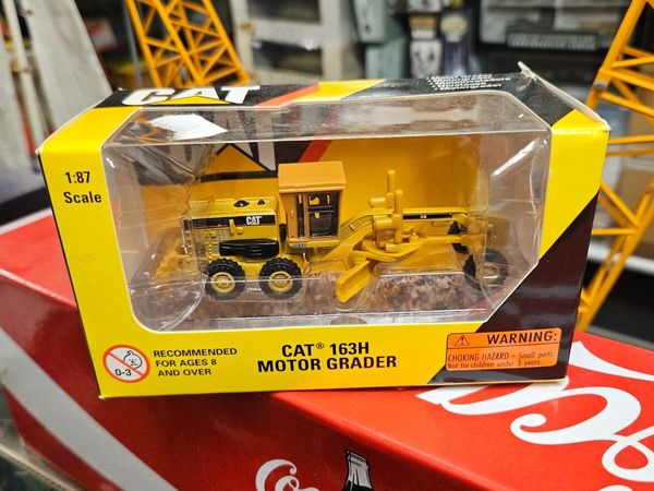 Corgi Norscot Caterpillar Scraper - Main image