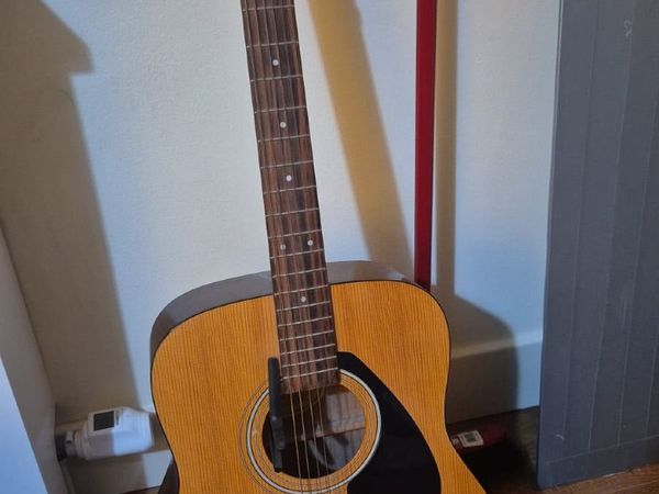 Yamaha Acoustic Guitar - Main image