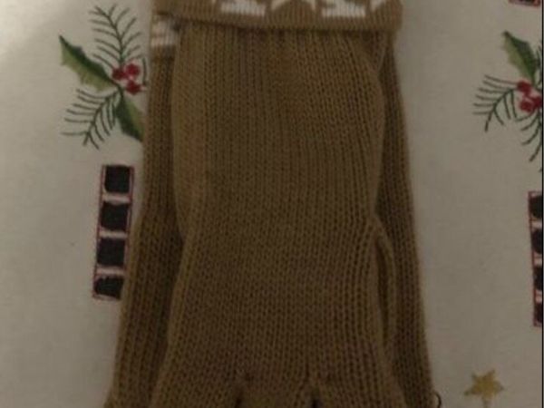 Ladies Michael kors gloves €20 - Main image
