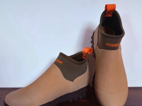 WODEN waterproof rubber boots in Grey - Main image