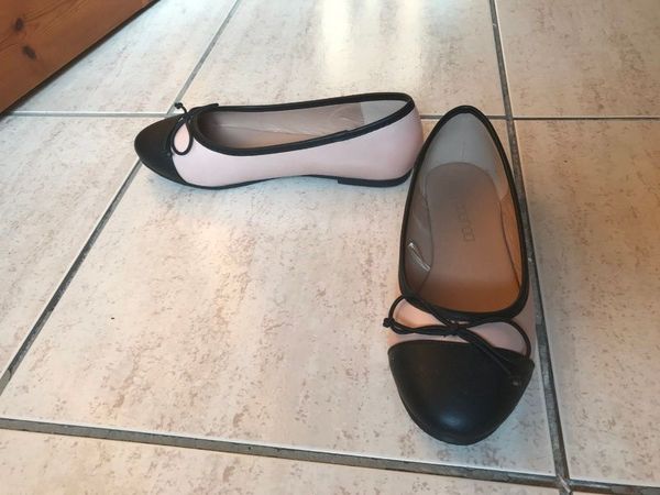(Lot of 25) Ladies' Shoes Size 3/36 - Main image