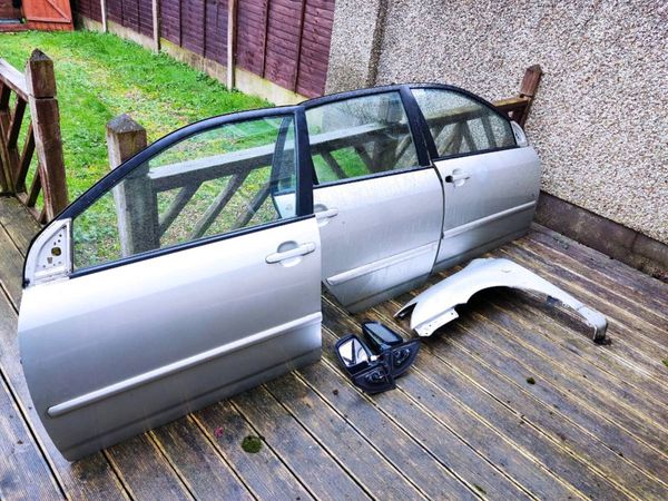 Toyota Corolla hatchback doors - Main image