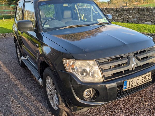 Mitsubishi Pajero 2012 SWB one owner only 47000 km - Main image